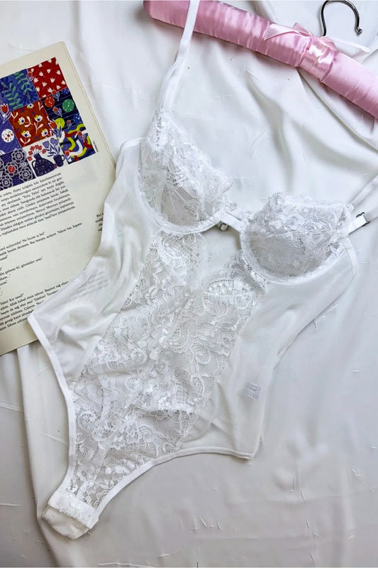 Beyaz Dantelli Balenli Kapsız Transparan Çıtçıtlı Bodysuit