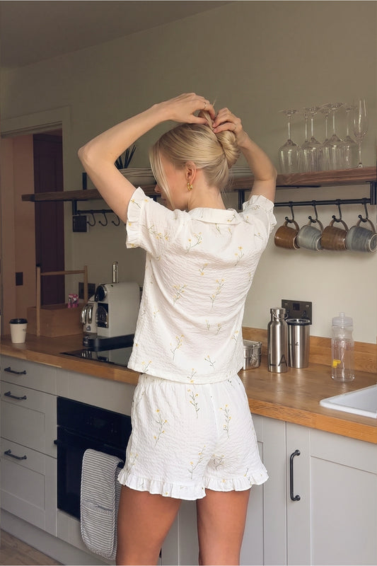 Kadın Sarı Çiçekli Kısa Kollu Şortlu Pijama Takımı