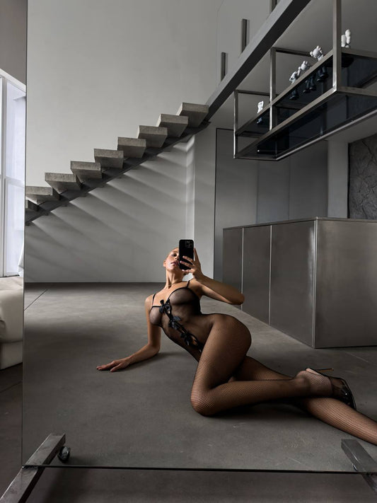 Night Velvet Fiyonk Detaylı File Vücut Çorabı